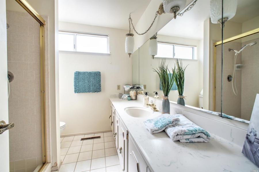 7605 Oak Leaf Drive