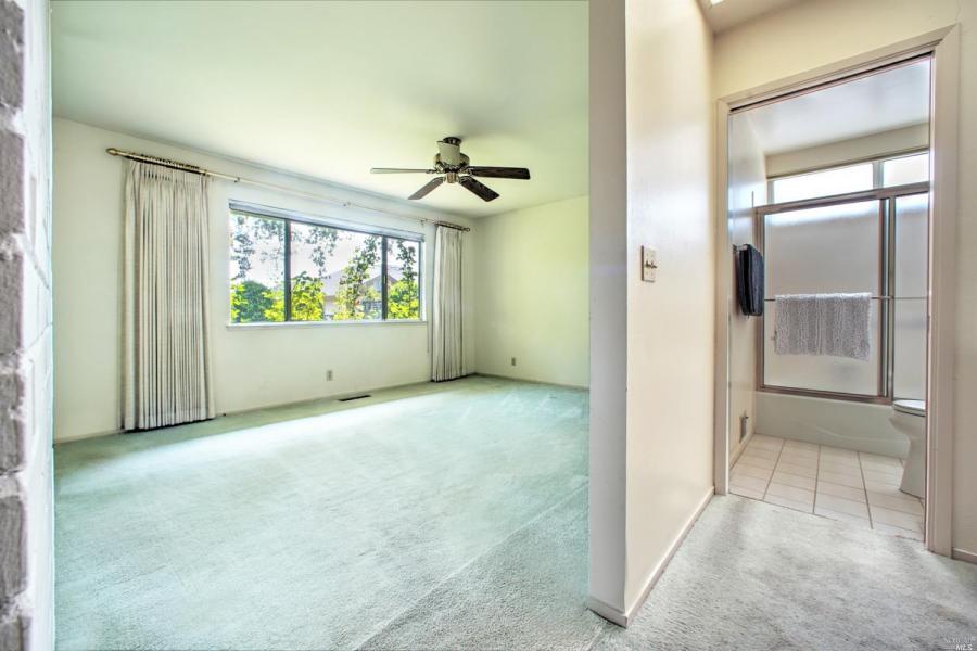 7605 Oak Leaf Drive