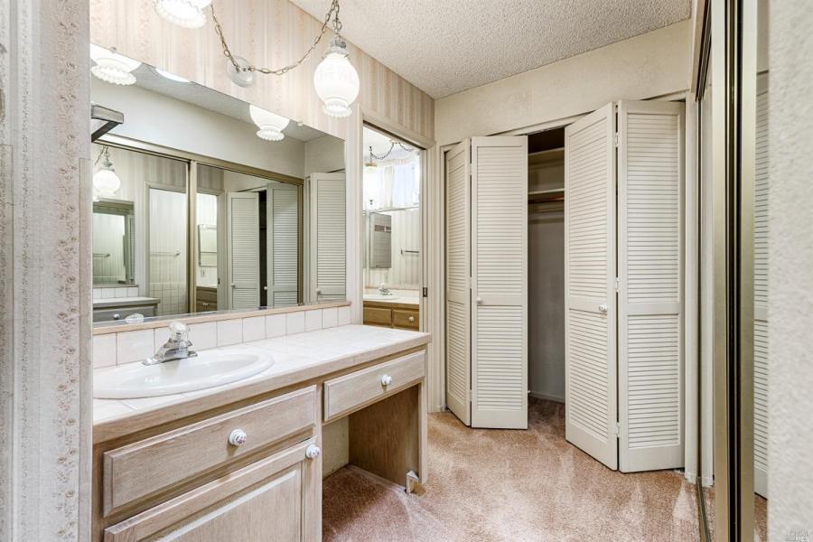 138 Oak Shadow Drive