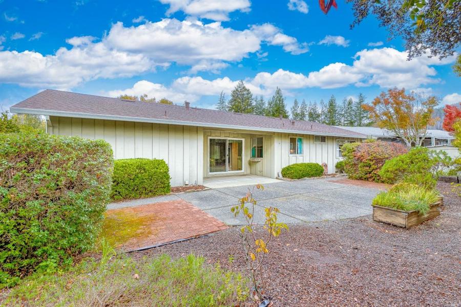 7124 Oak Leaf Drive