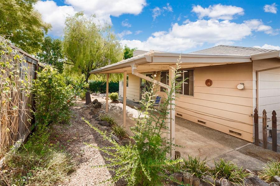 138 Oak Shadow Drive