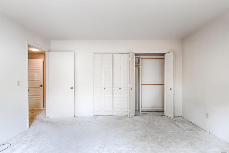 7124 Oak Leaf Drive