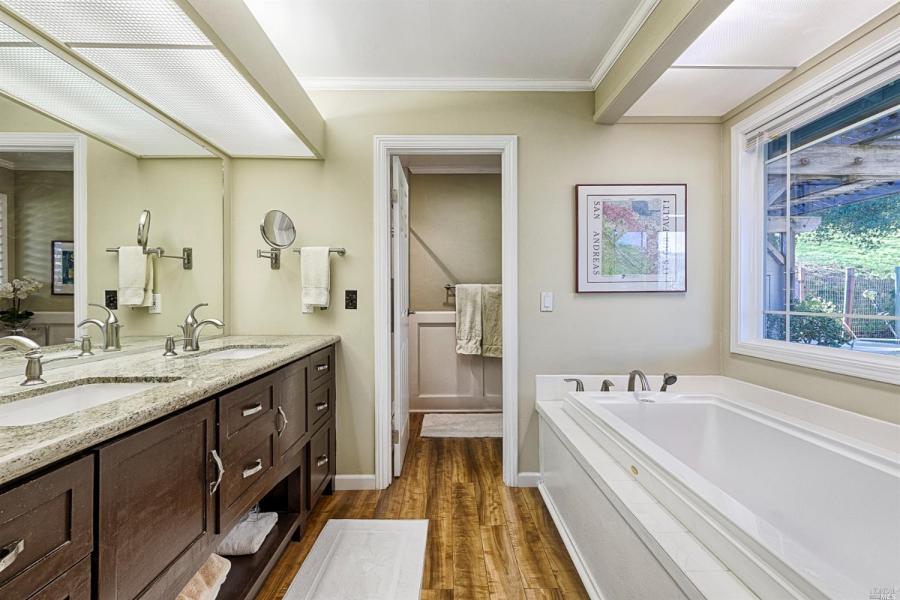 400 Oak Brook Place