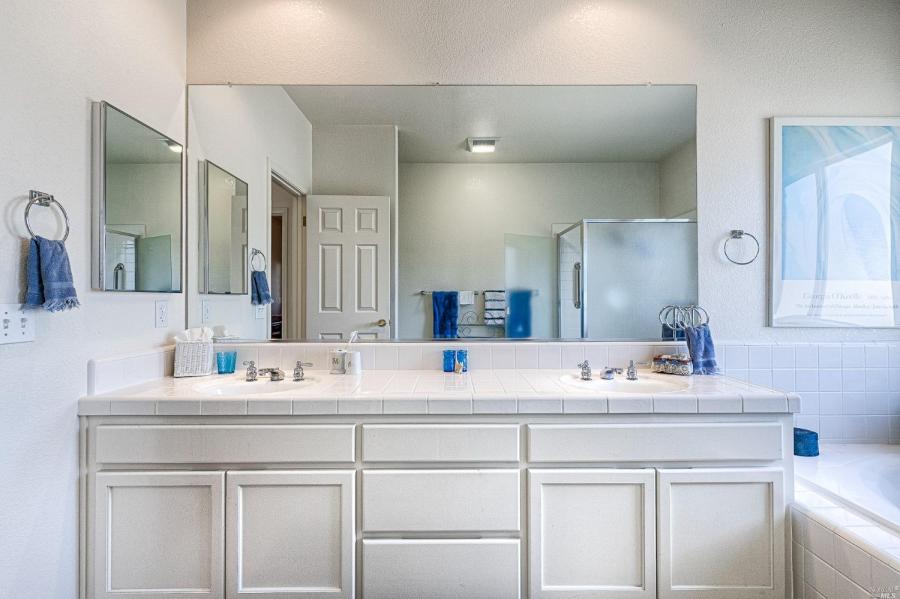 162 White Oak Dr