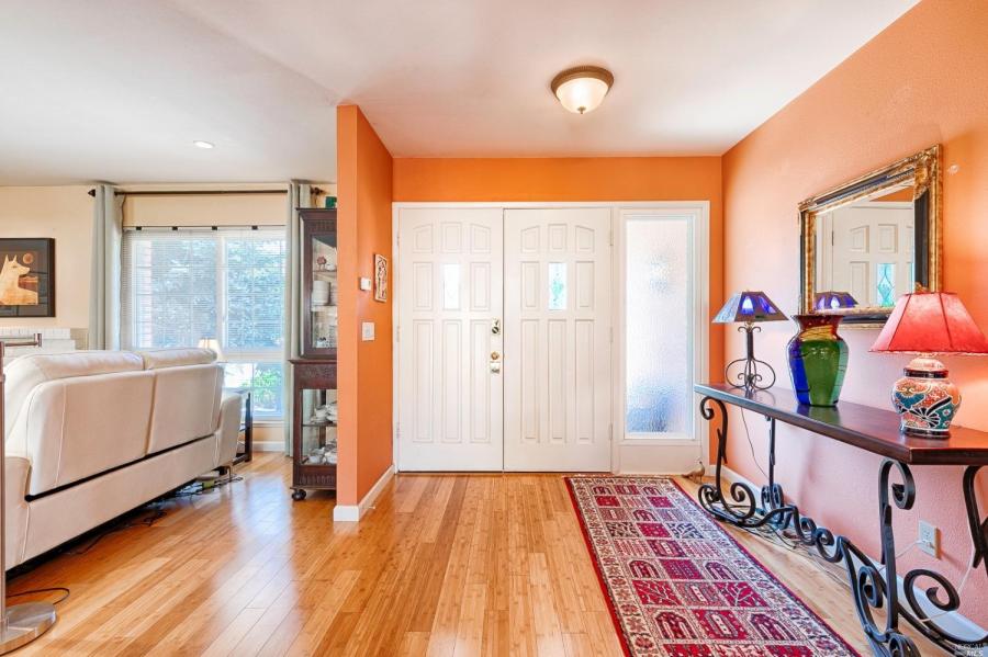 9 Oakcrest Place