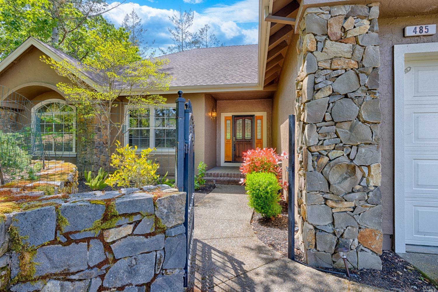 485 Oak Mesa Drive