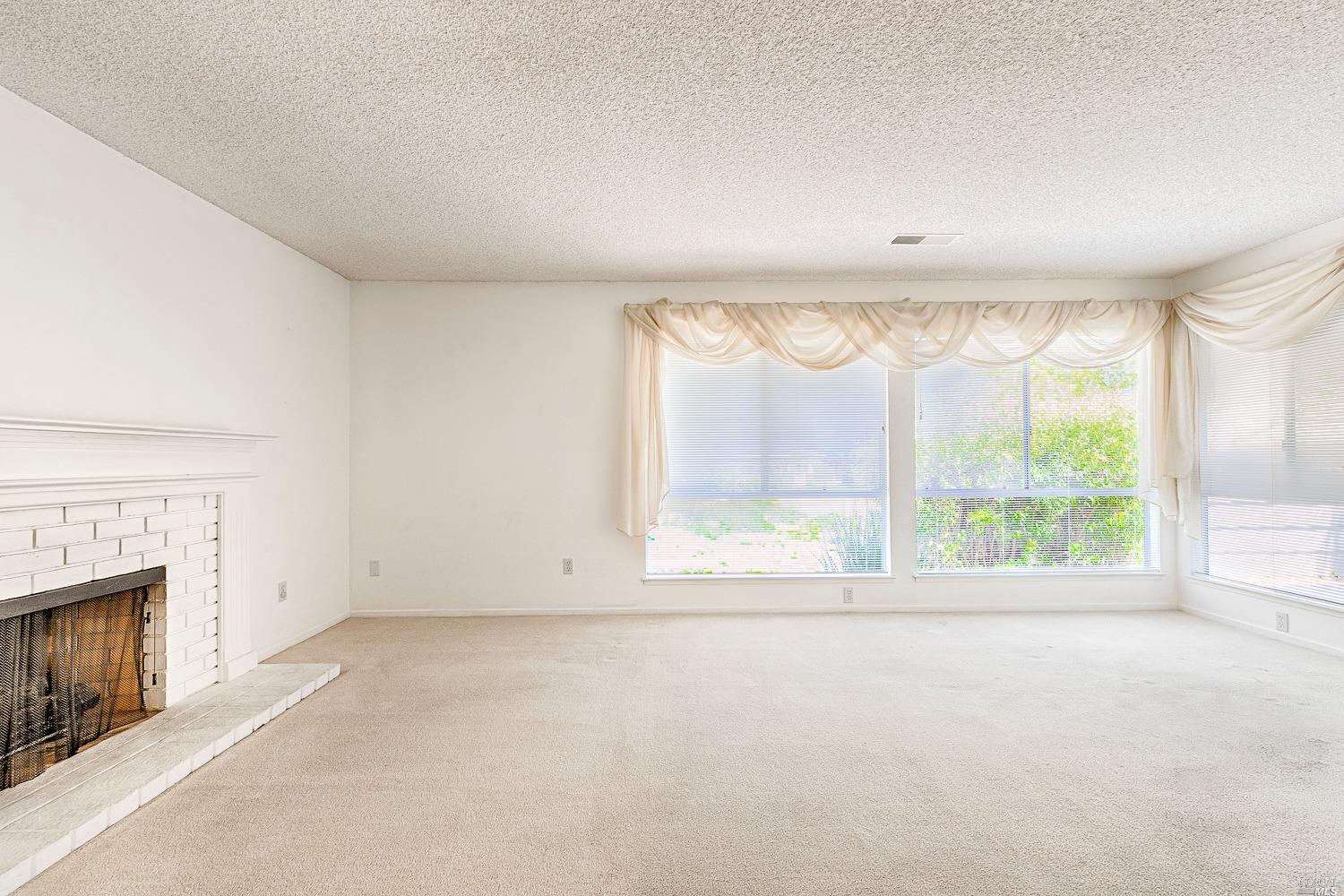 7405 Oak Leaf Drive