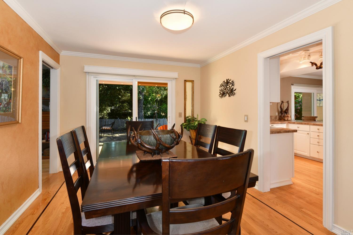 10 Meadowgreen Circle