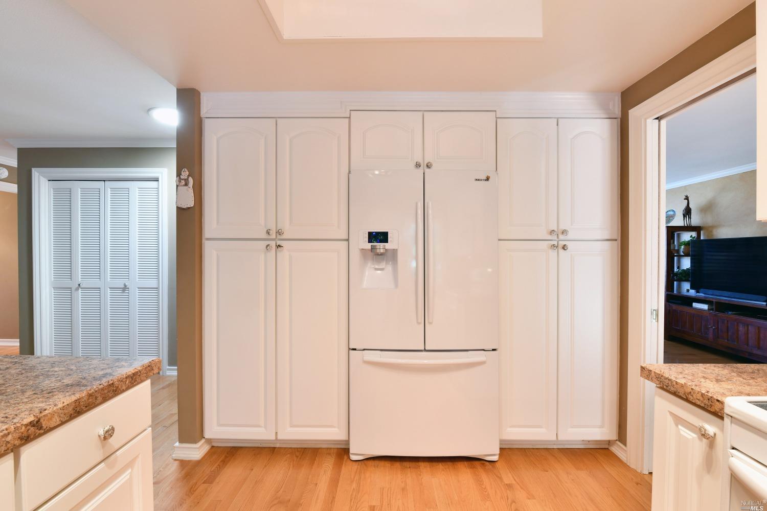 10 Meadowgreen Circle