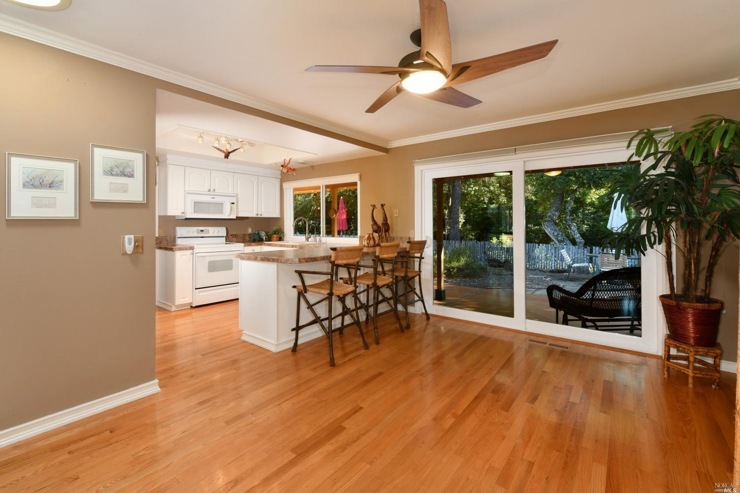 10 Meadowgreen Circle