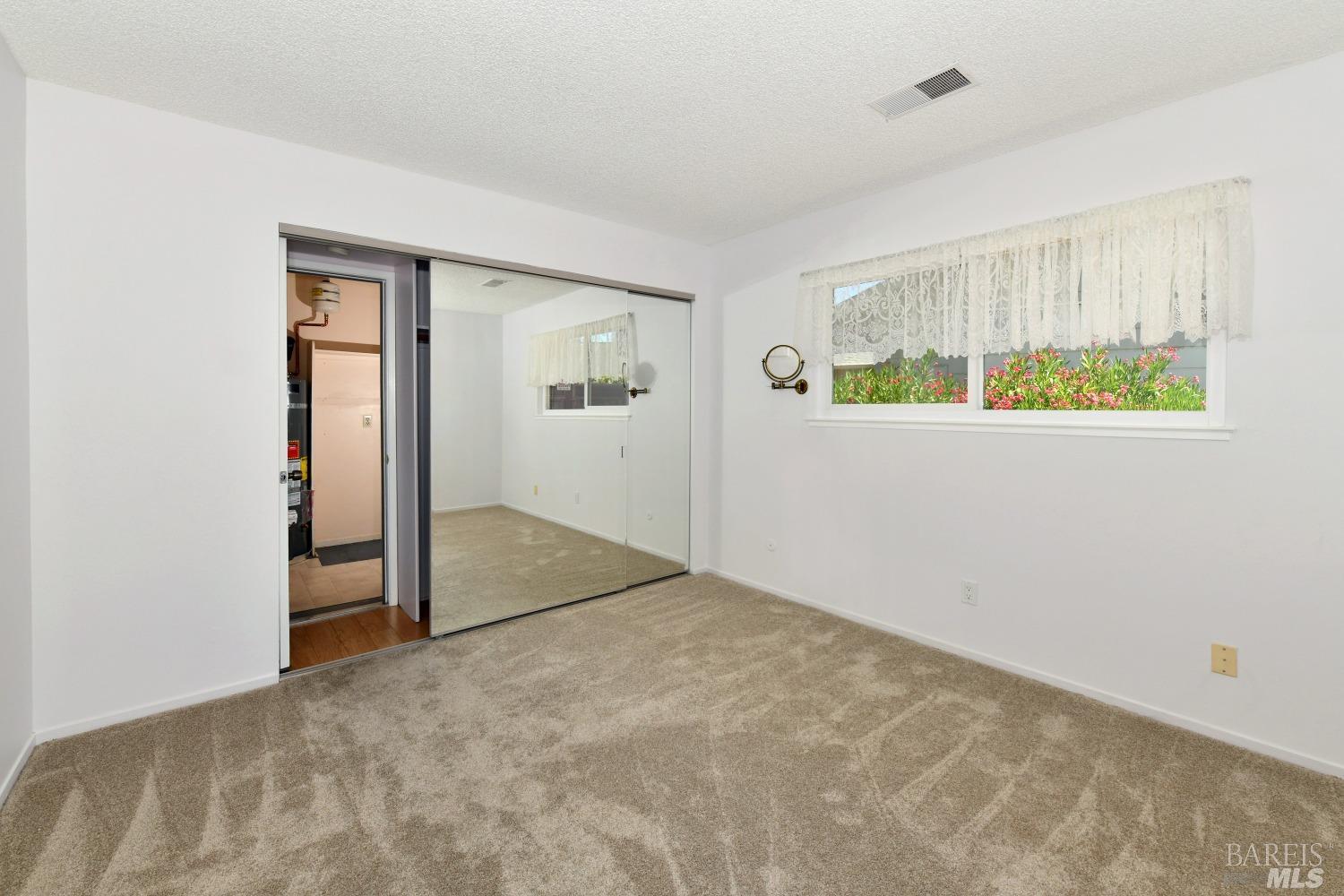 20 Meadowgreen Circle
