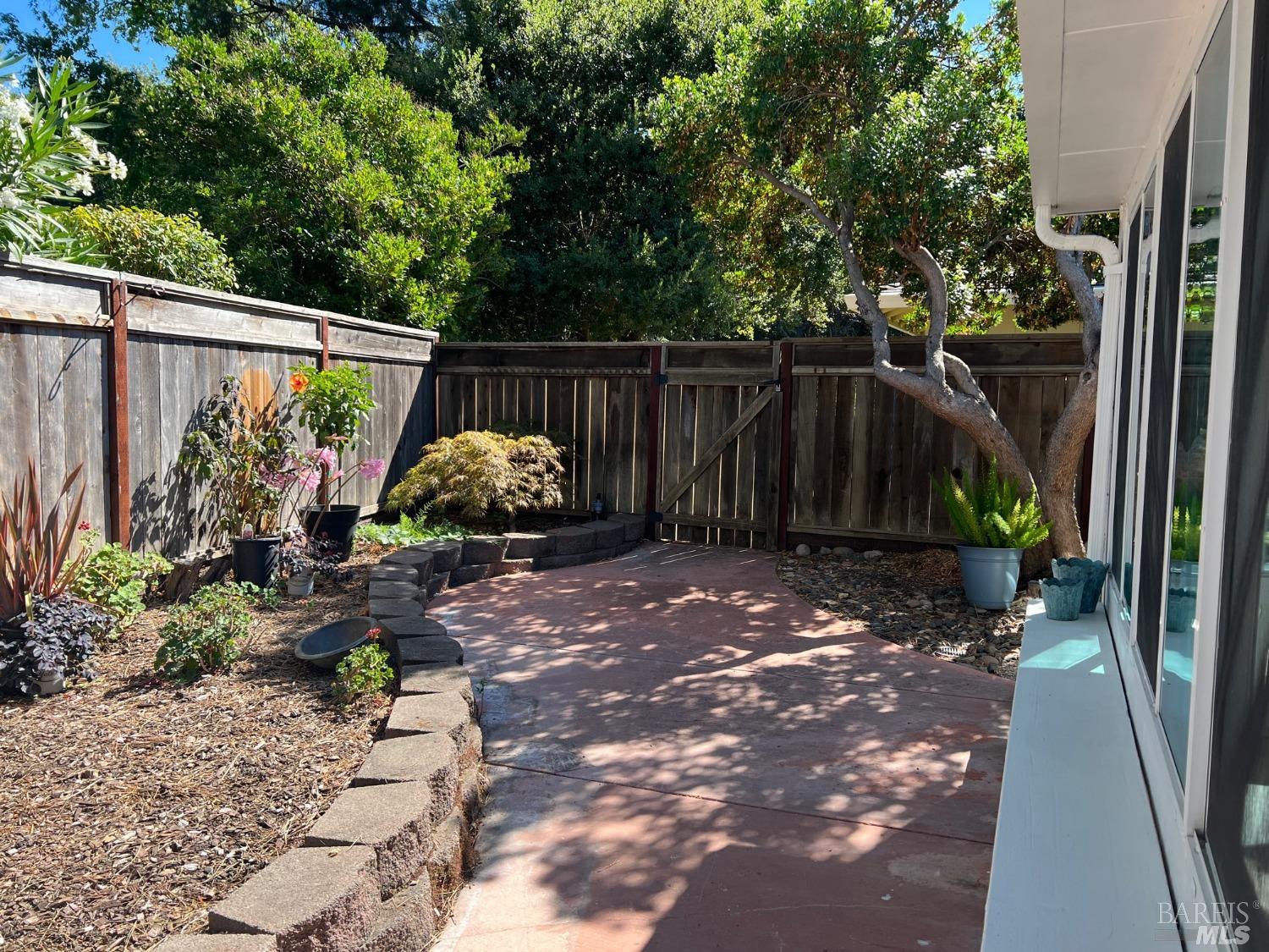 20 Meadowgreen Circle