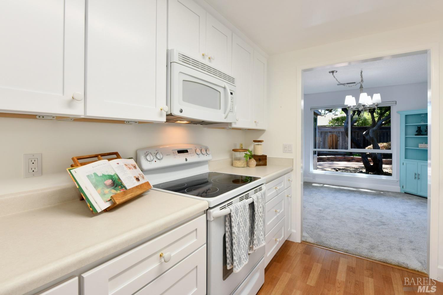 20 Meadowgreen Circle