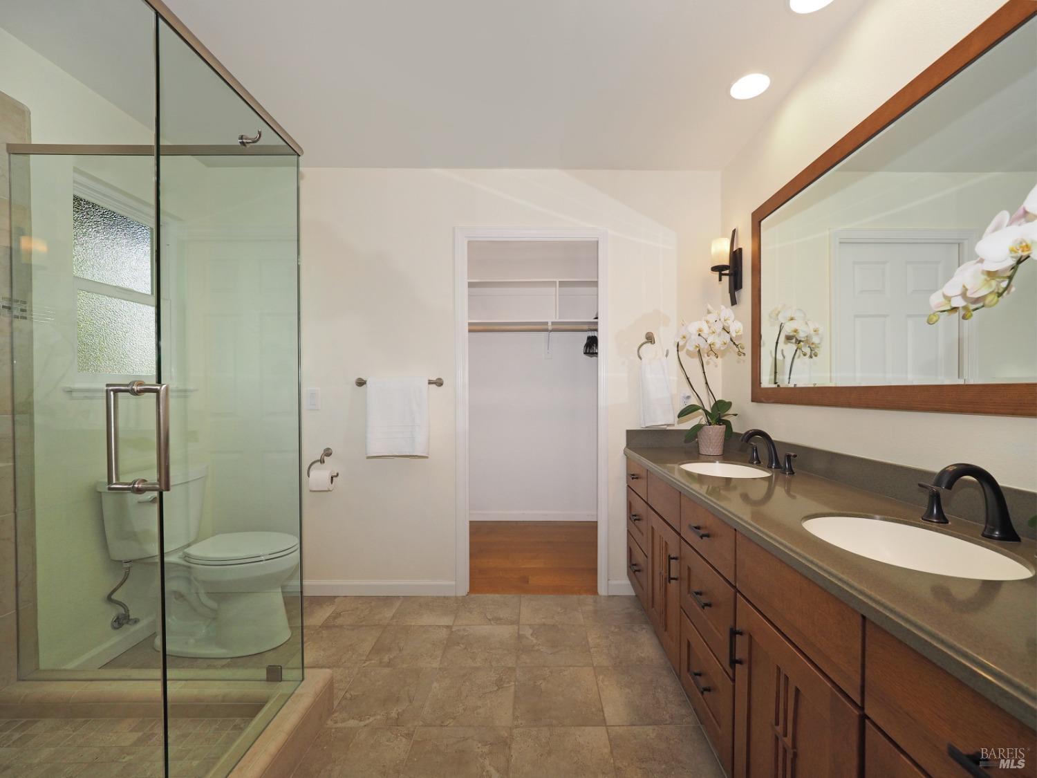 8819 Hood Mountain Circle