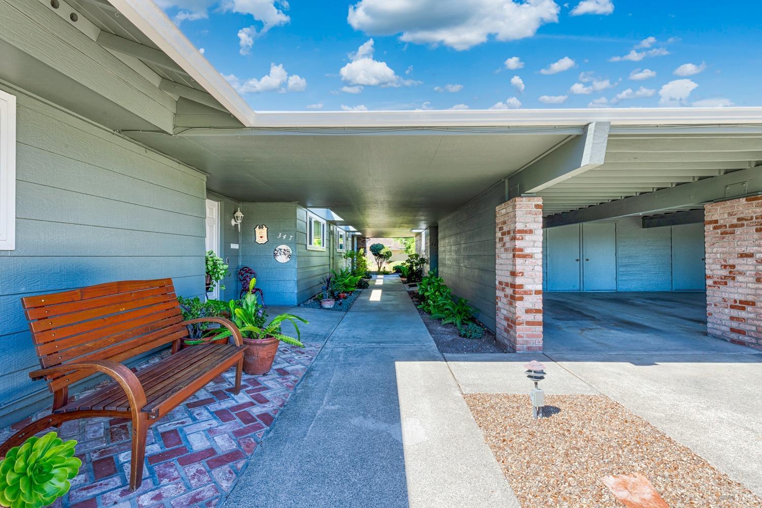 343 Valley Oaks Drive
