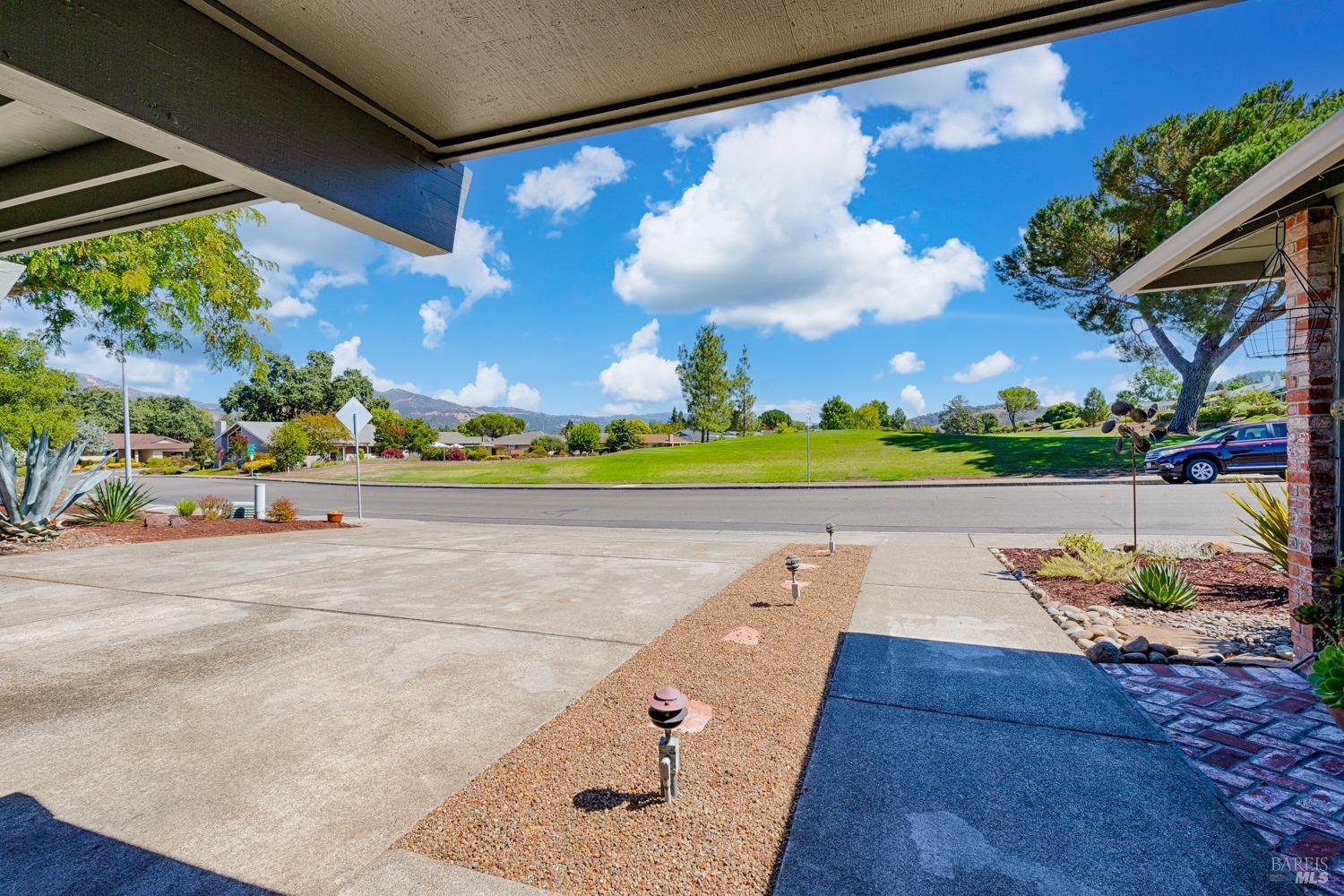 343 Valley Oaks Drive