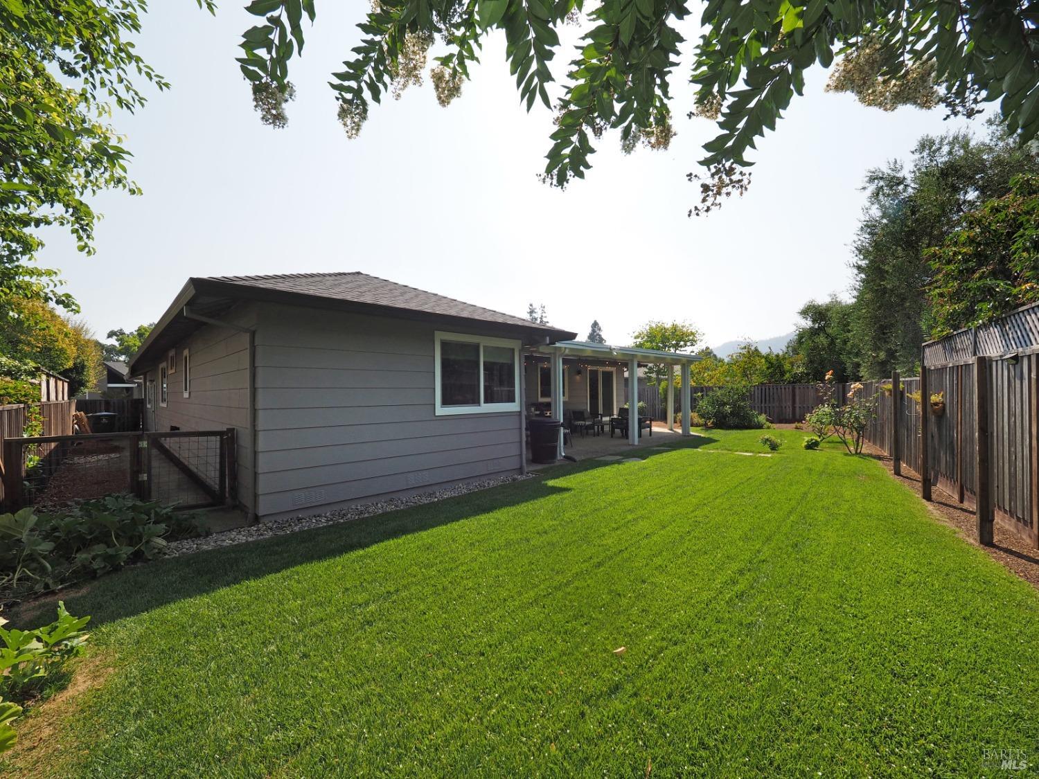 8819 Hood Mountain Circle