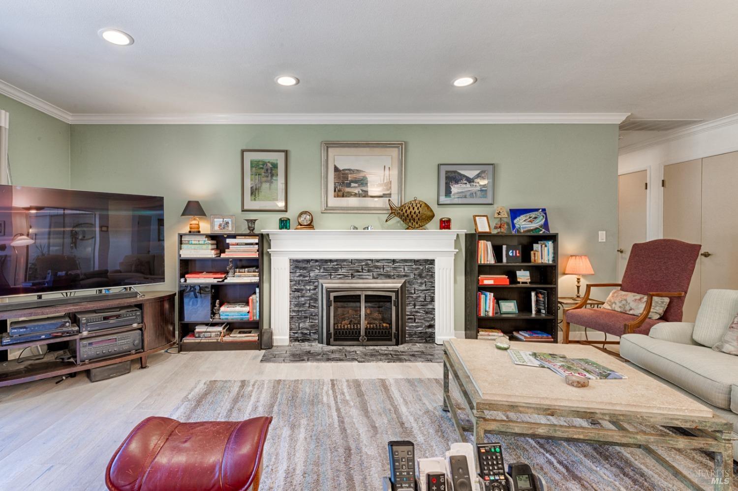 6477 Meadowridge Drive