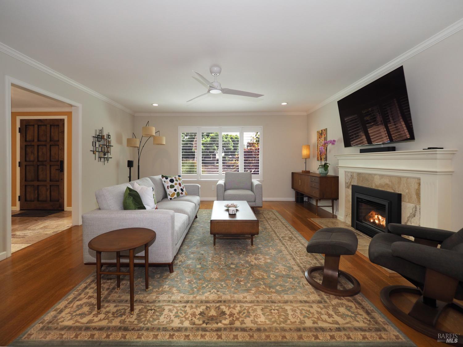 8819 Hood Mountain Circle