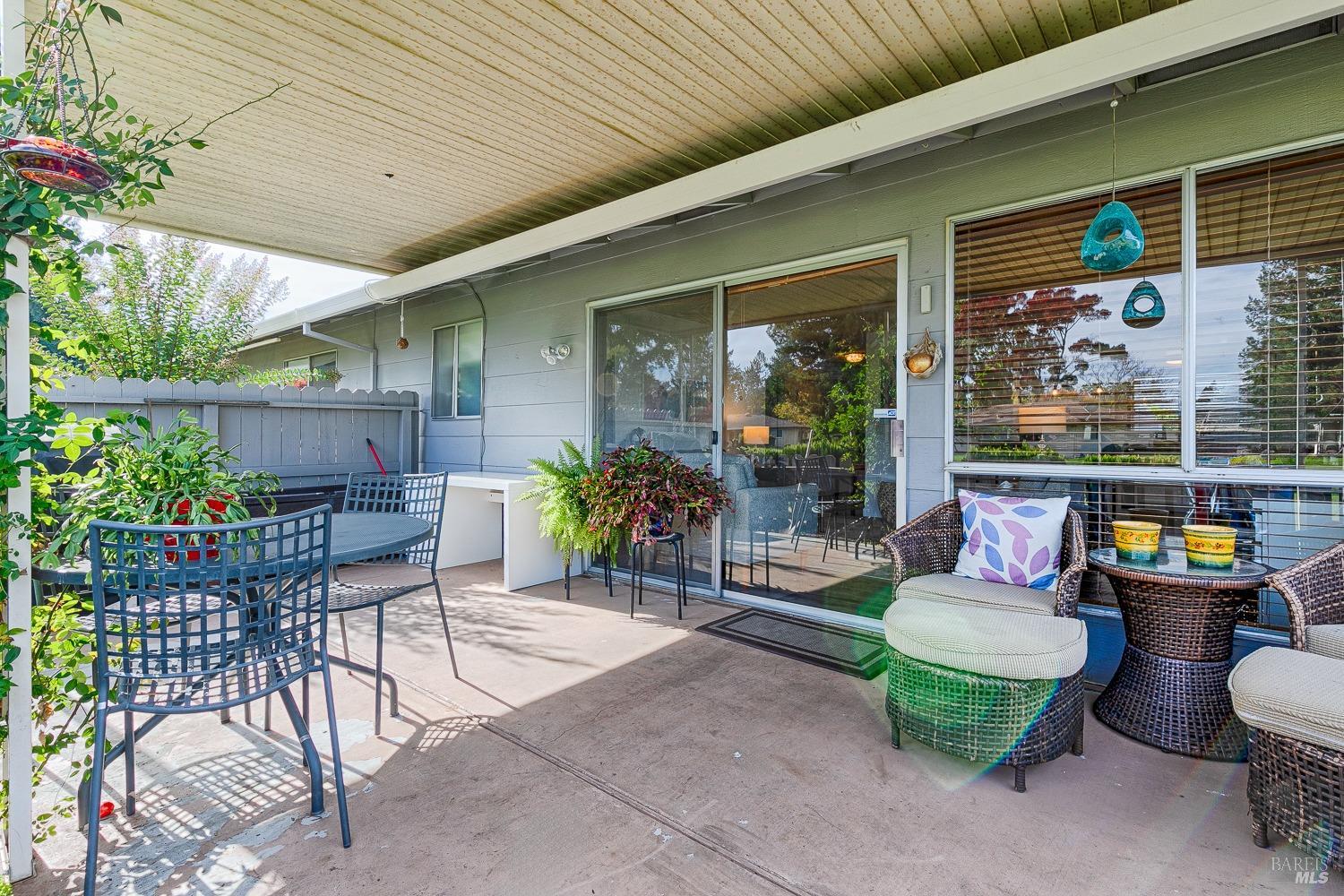 350 Oak Leaf Circle