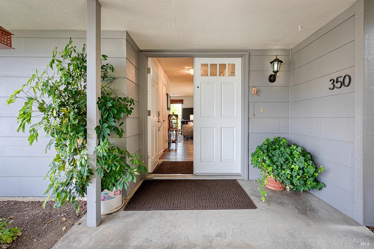 350 Oak Leaf Circle