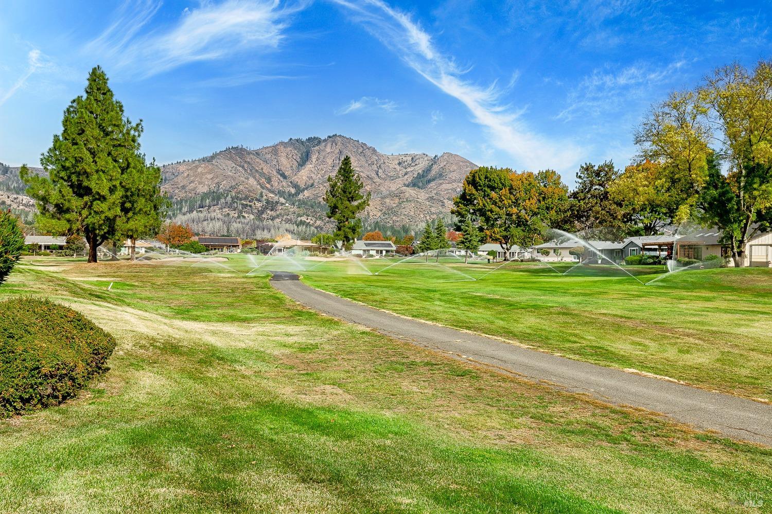 350 Oak Leaf Circle
