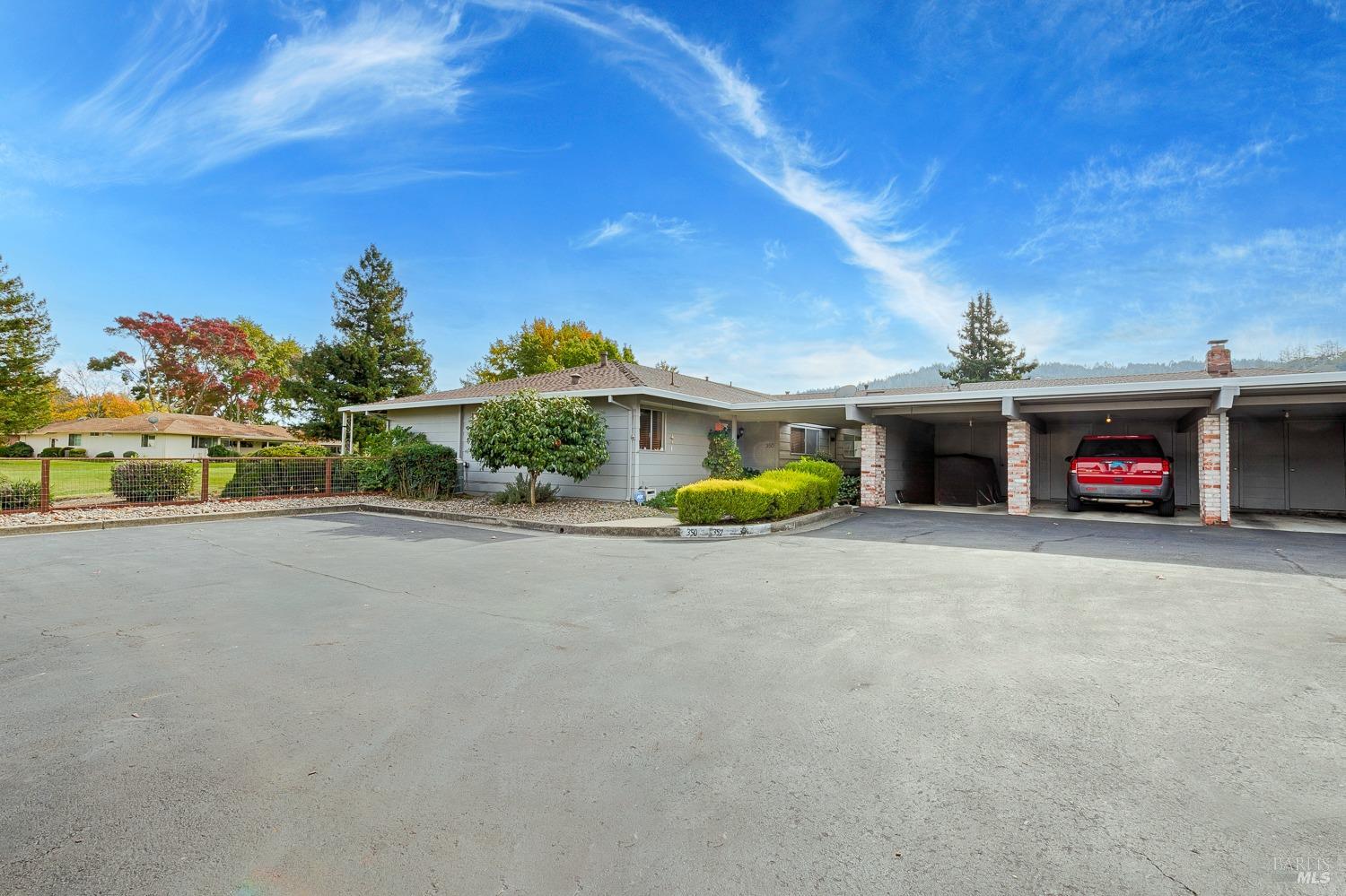 350 Oak Leaf Circle