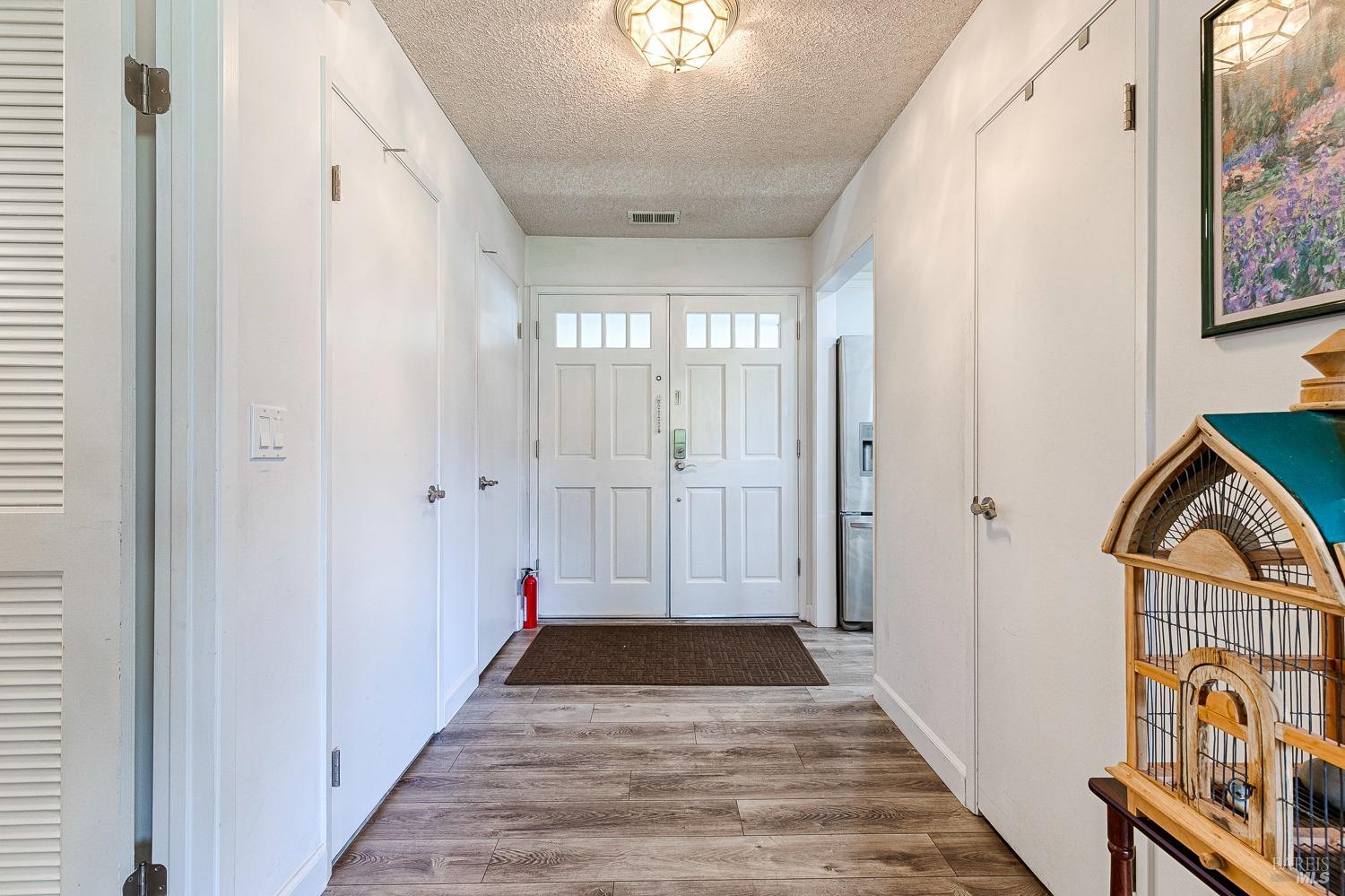 350 Oak Leaf Circle