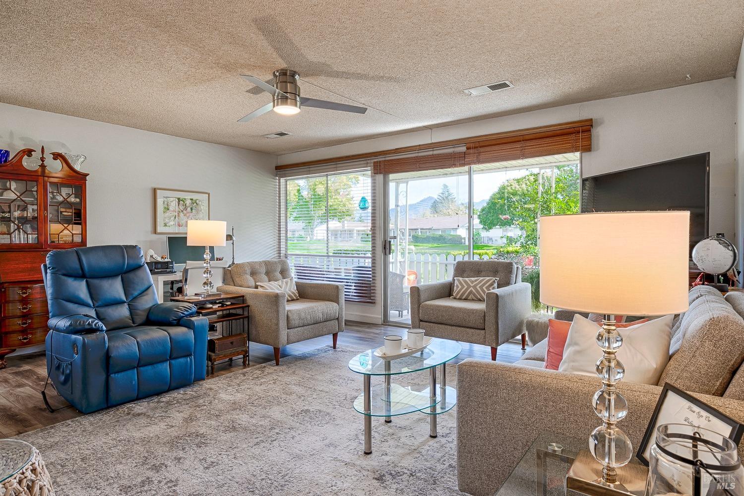 350 Oak Leaf Circle