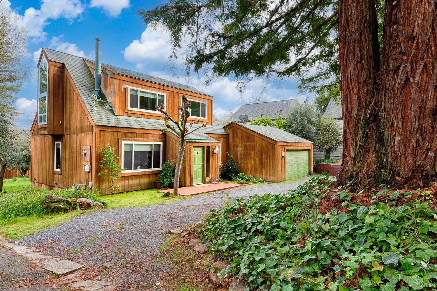 1050 Los Olivos Rd   in NE Santa Rosa