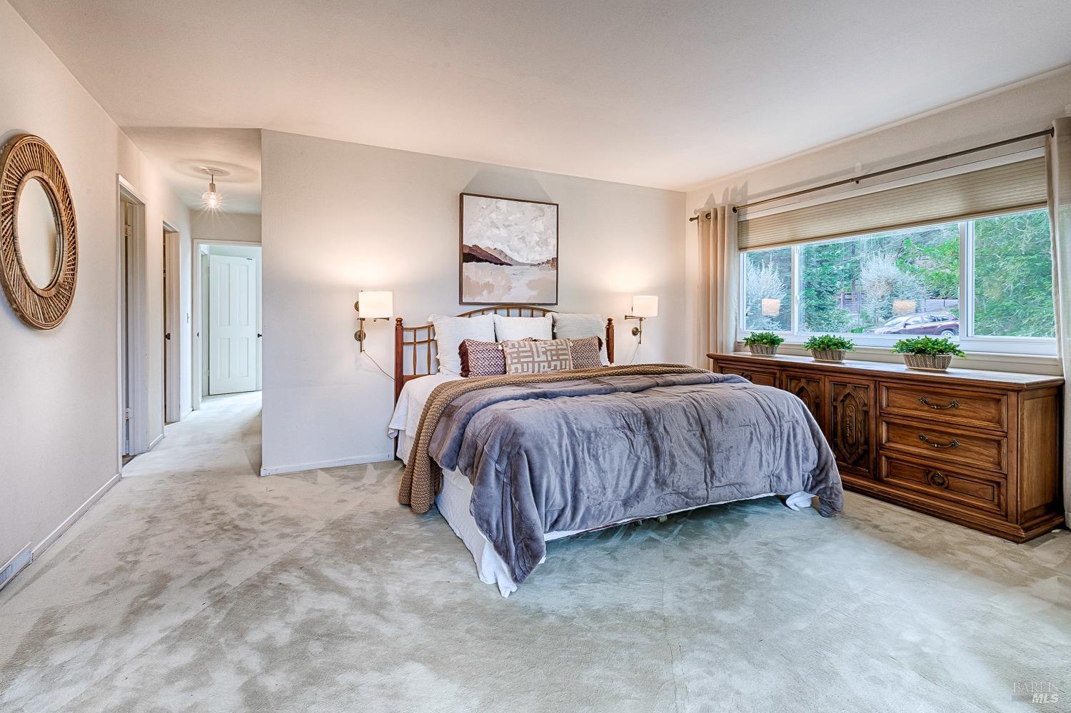 1050 Los Olivos Rd   in NE Santa Rosa