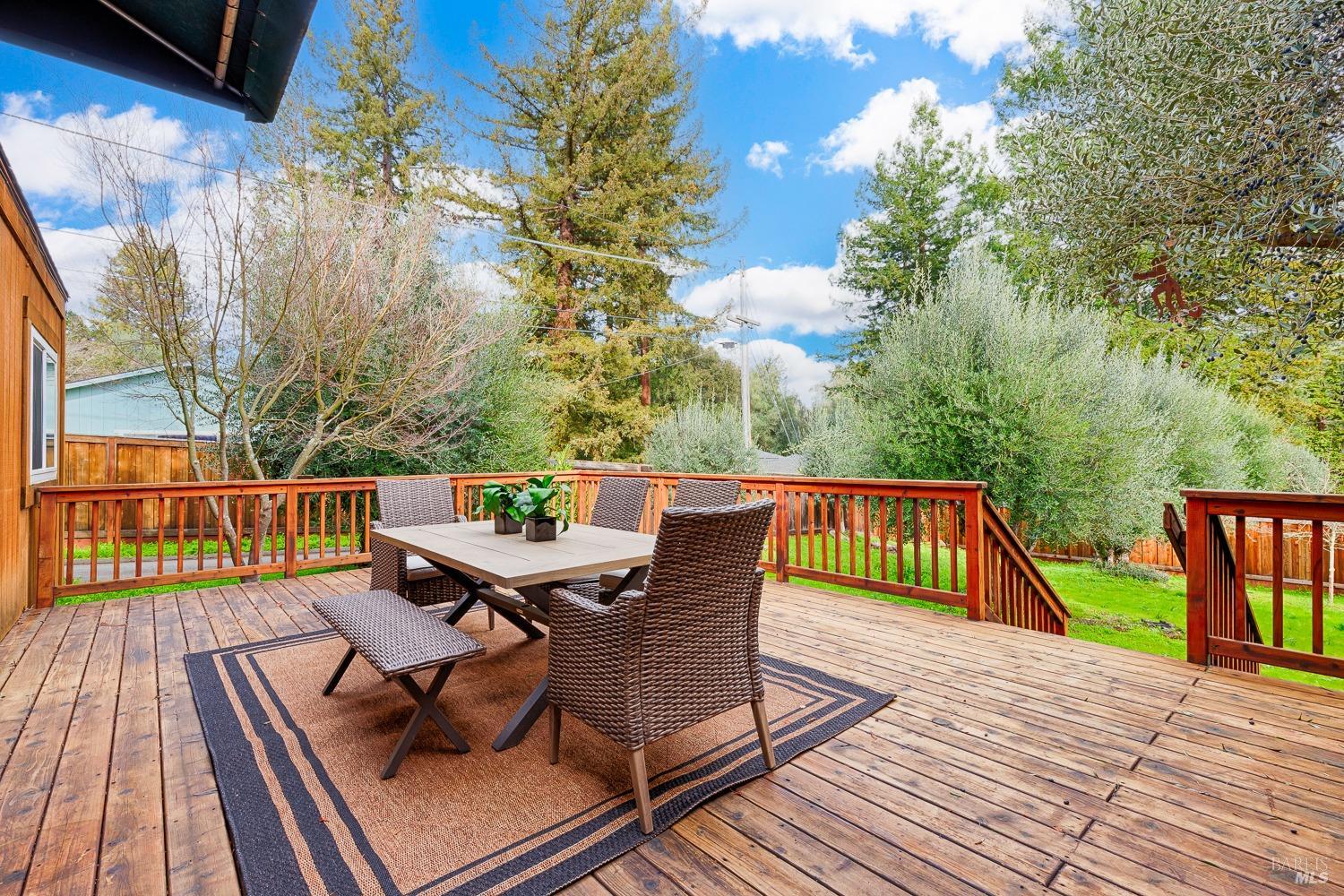 1050 Los Olivos Rd   in NE Santa Rosa