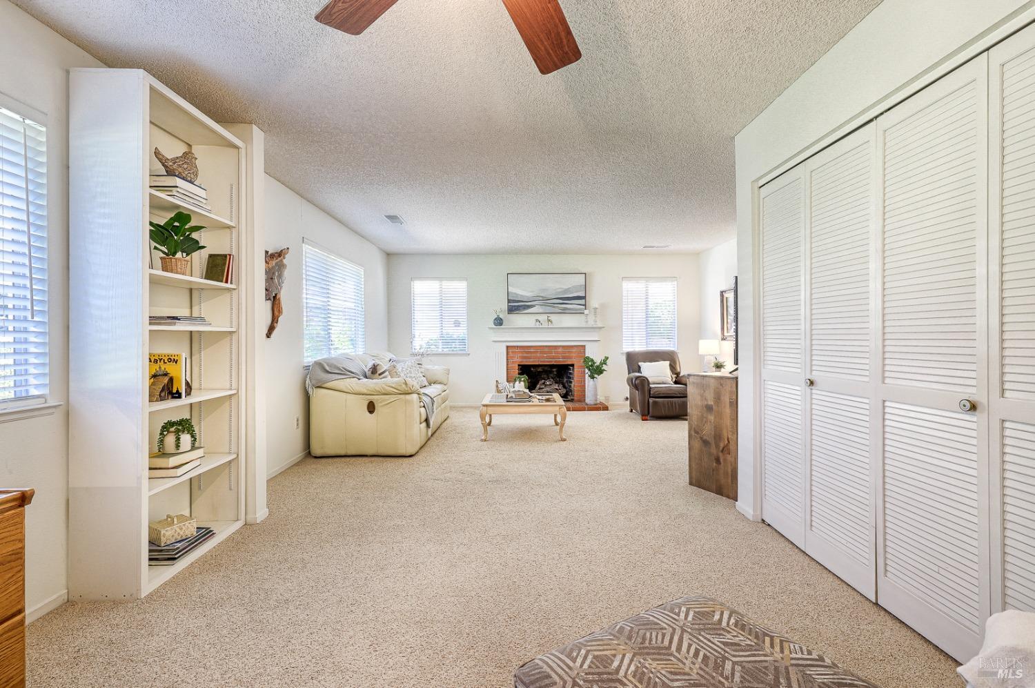11 Meadowgreen Court