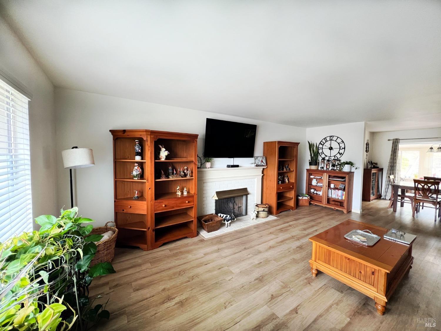 7377 Oak Leaf Drive