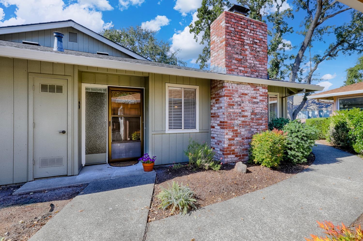 11 Meadowgreen Court
