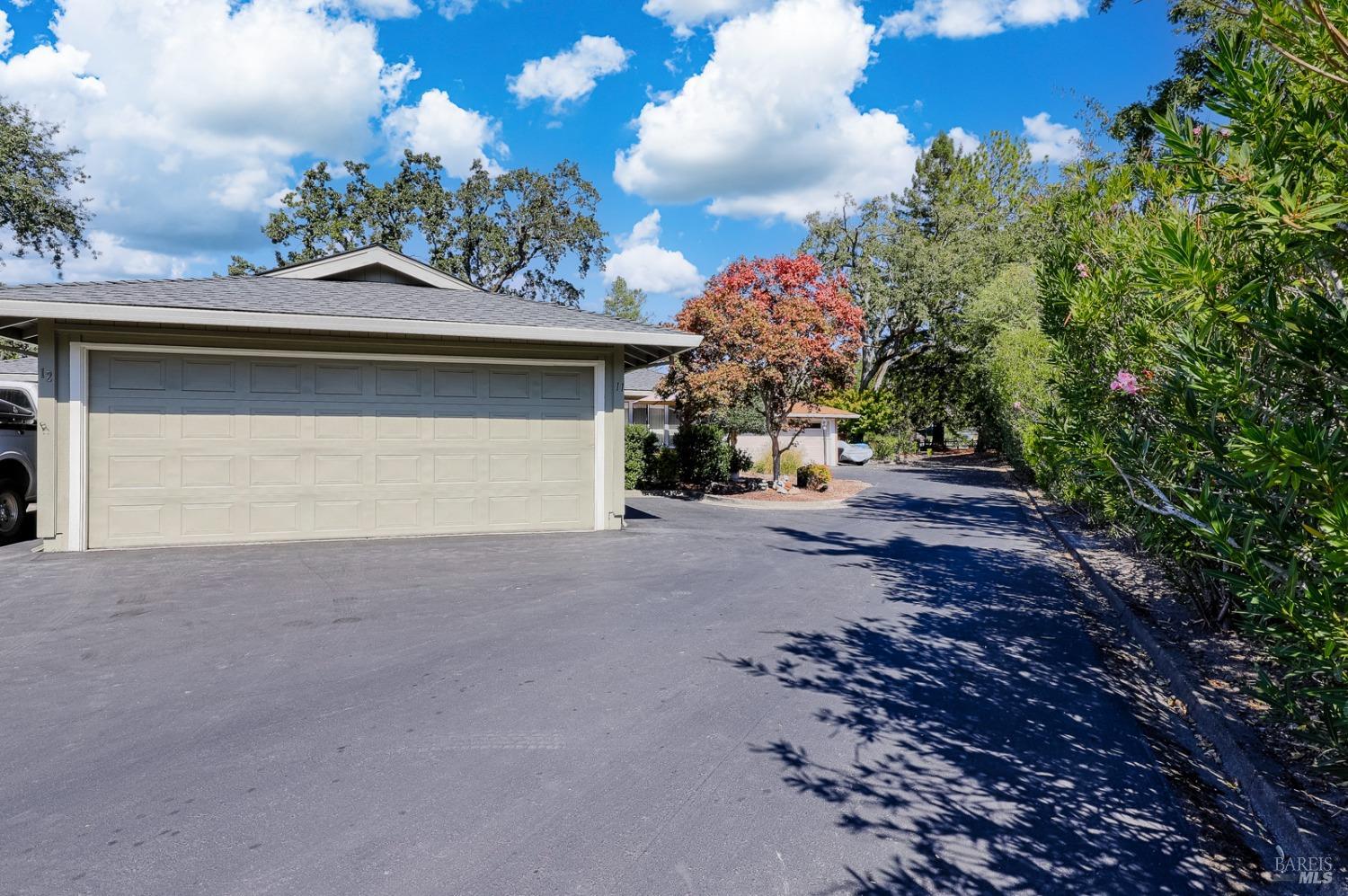 11 Meadowgreen Court