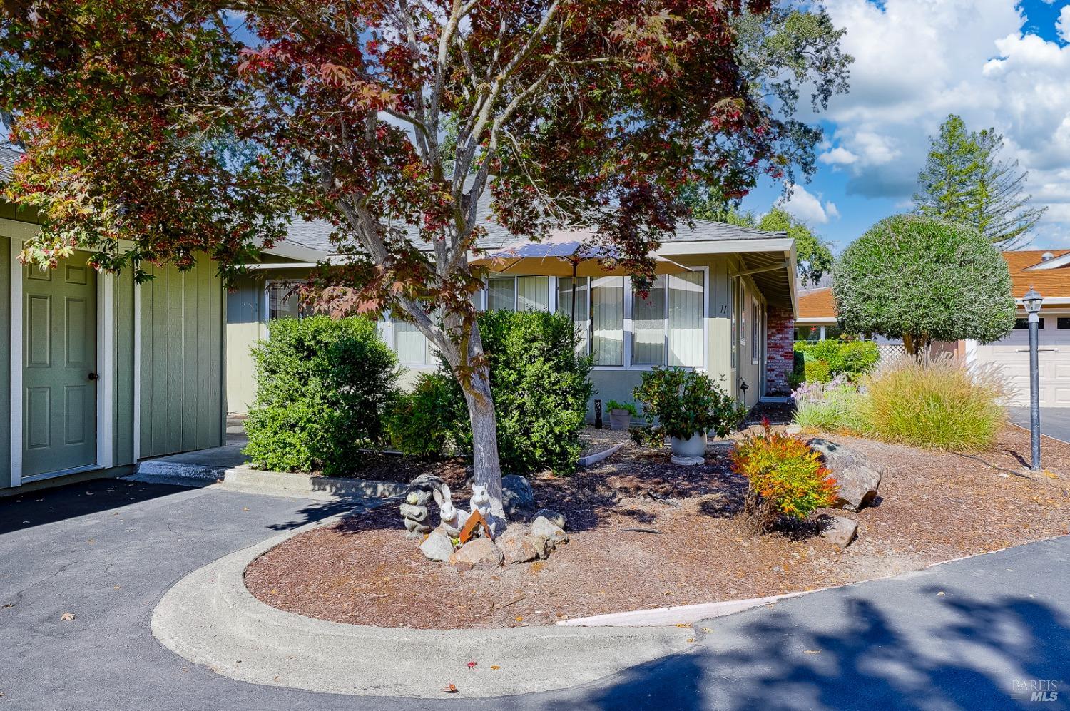 11 Meadowgreen Court