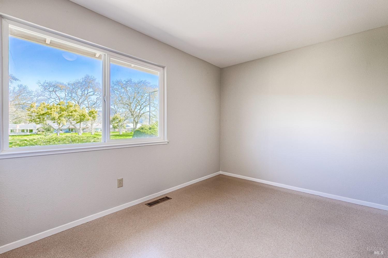 34 Oak Island Circle