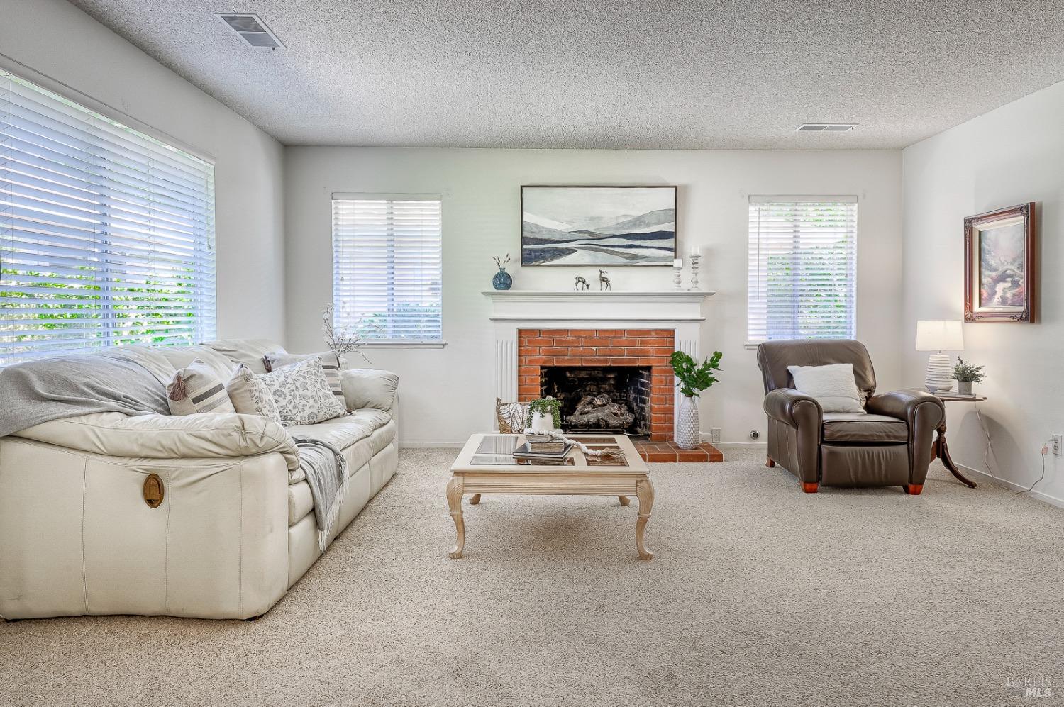 11 Meadowgreen Court