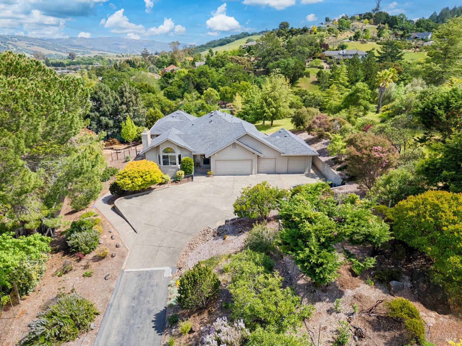 402 Trail Ridge Place