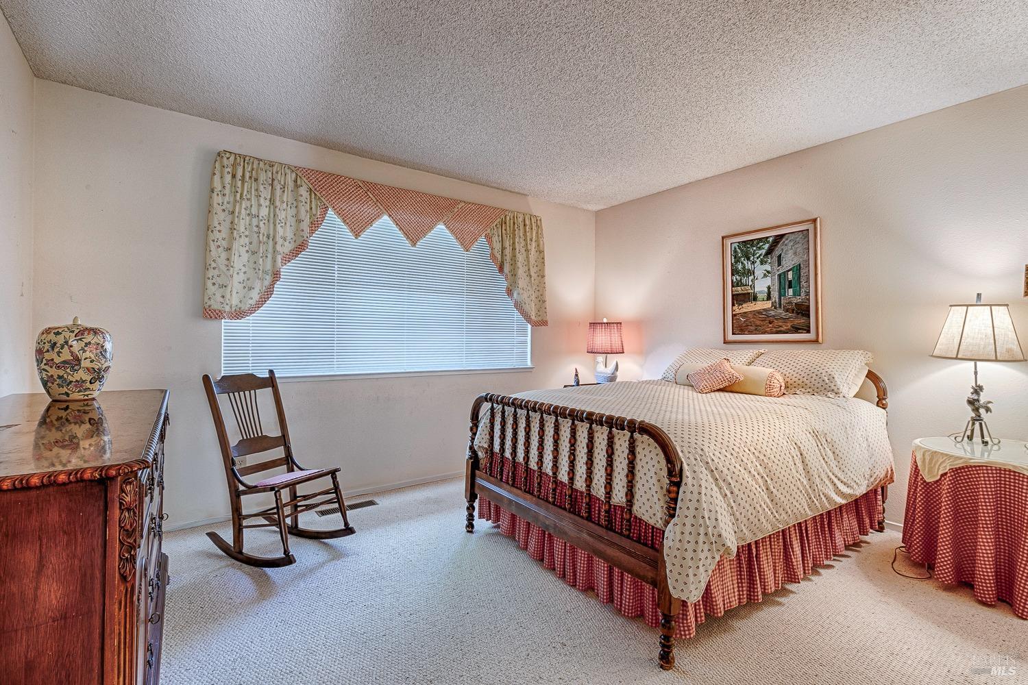 4 Oak Forest Lane