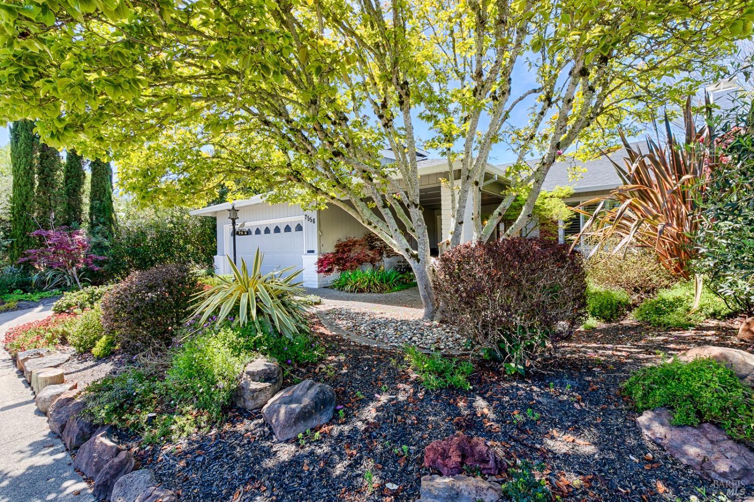 7556 Oak Leaf Drive
