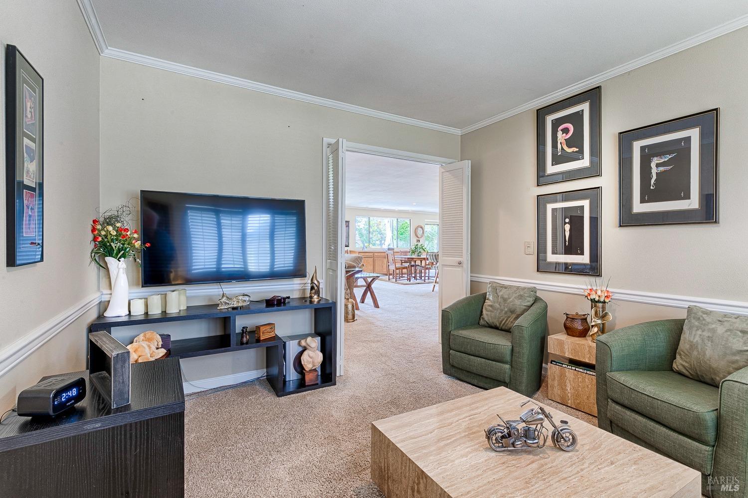 10 Valley Oaks Place