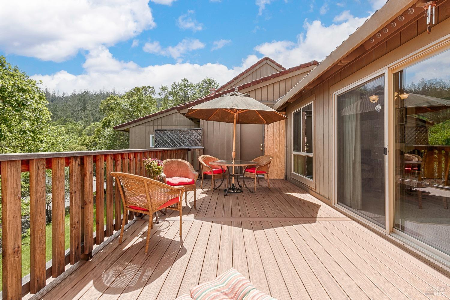 4 Oak Forest Lane