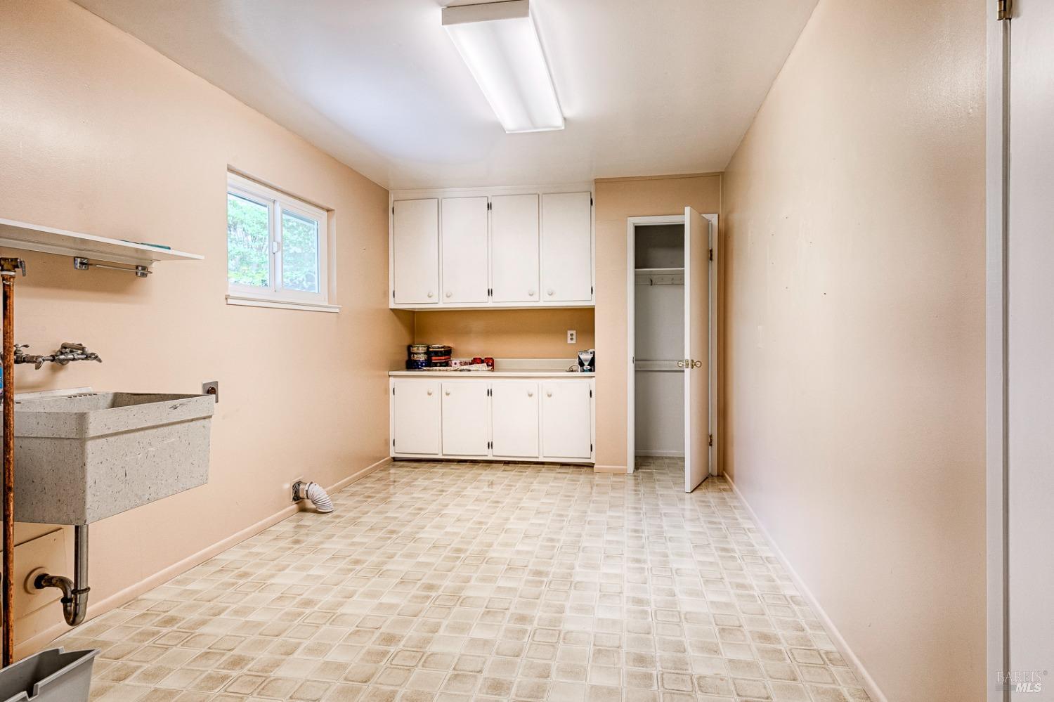 221 Belhaven Court