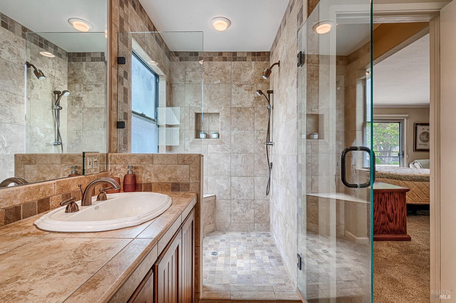 10 Valley Oaks Place