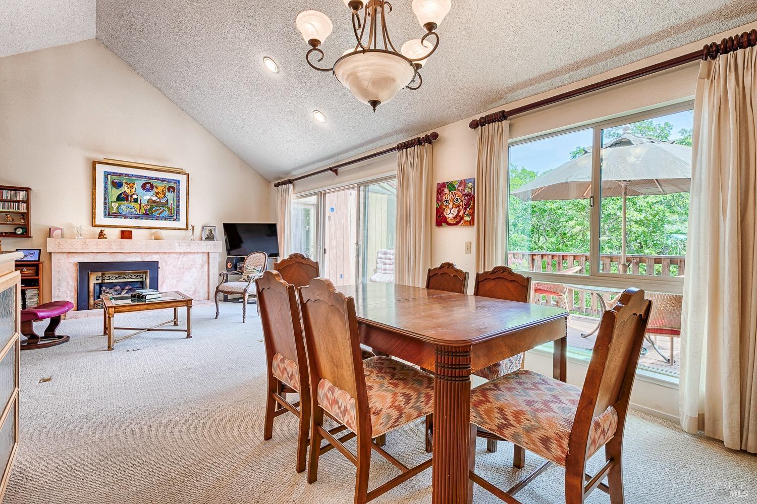 4 Oak Forest Lane