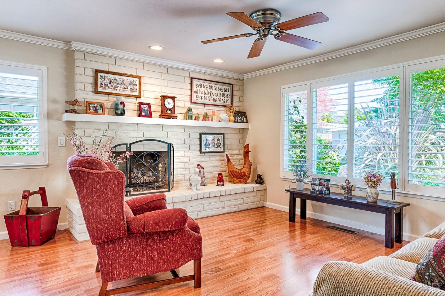 7556 Oak Leaf Drive