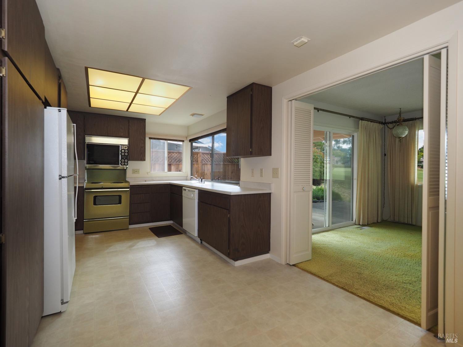 120 Oak Island Circle