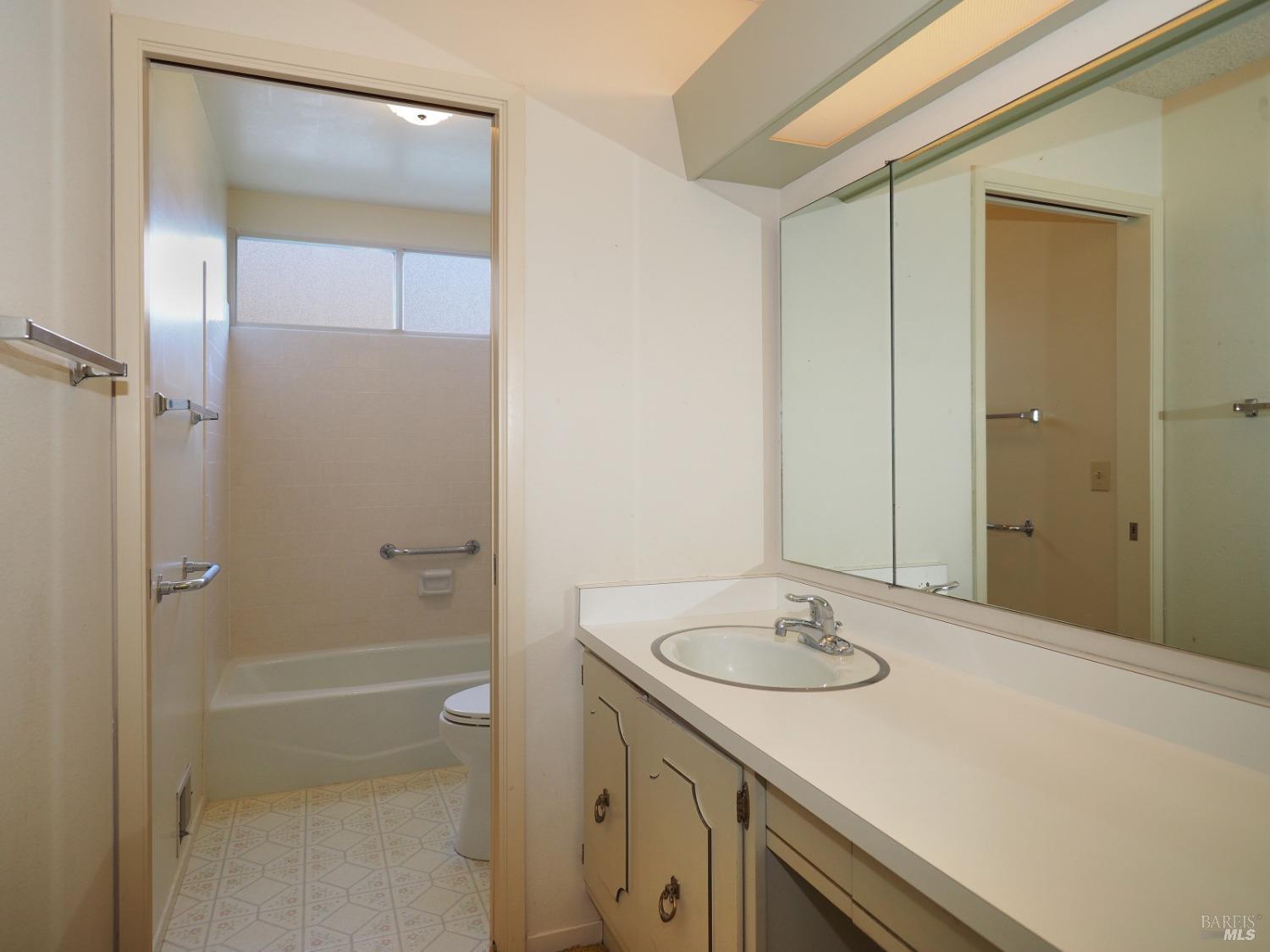 120 Oak Island Circle